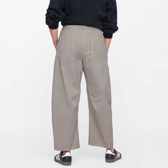 GAP High Rise Barrel Striped Pants - Picture 9 of 10